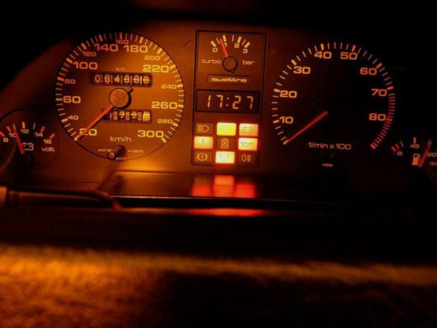 Панель приборов Audi Sport Quattro 1984 года  (WW) (фото 30 из 45)